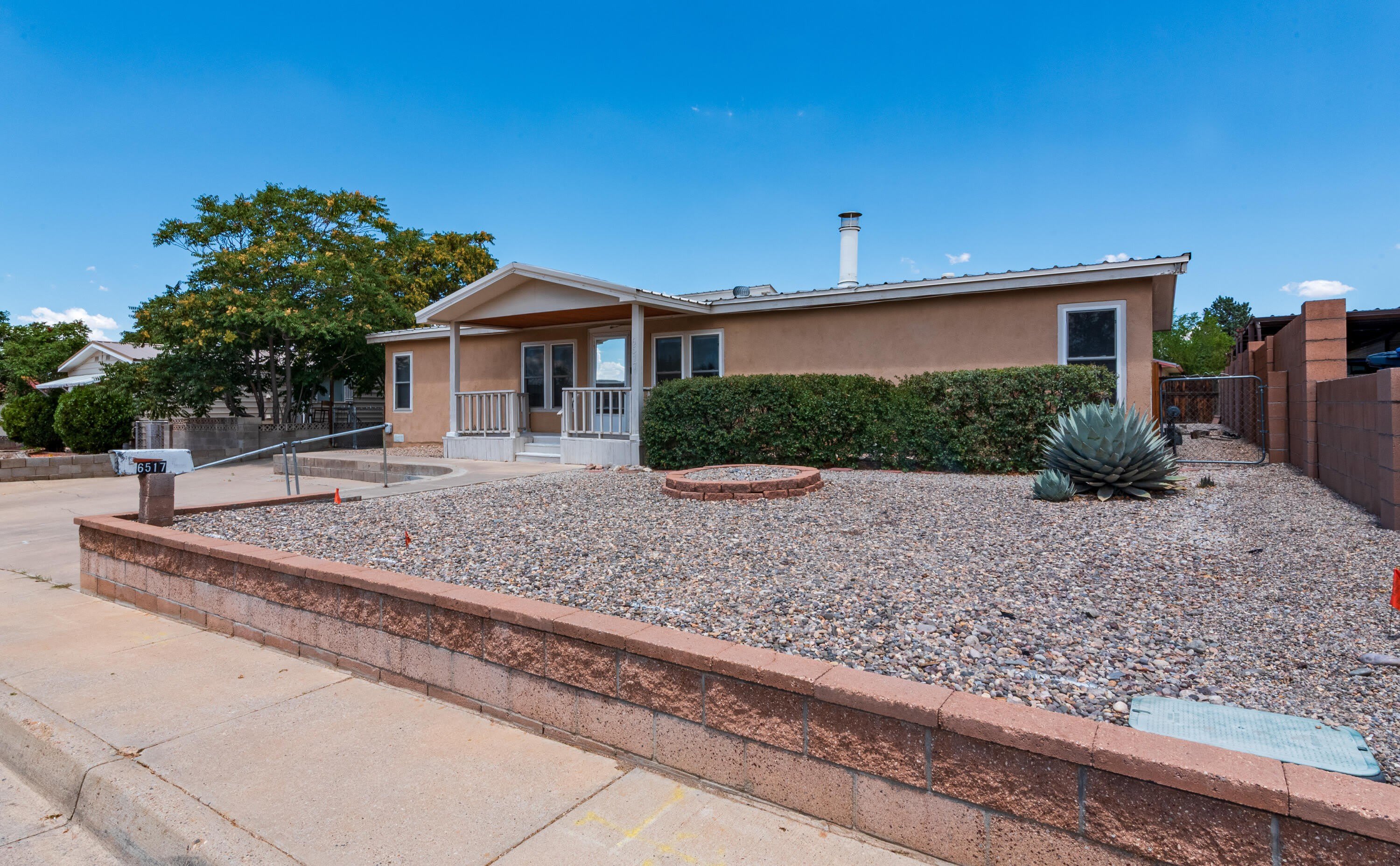 6517 San Francisco Road NE – photo 3