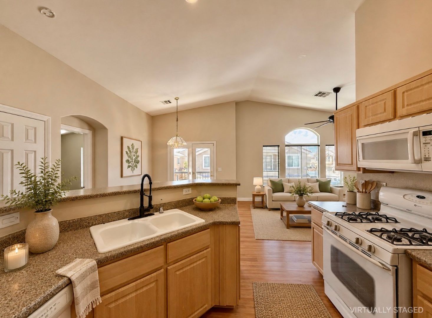 2 bedroom townhome with 1 car garage – photo 4