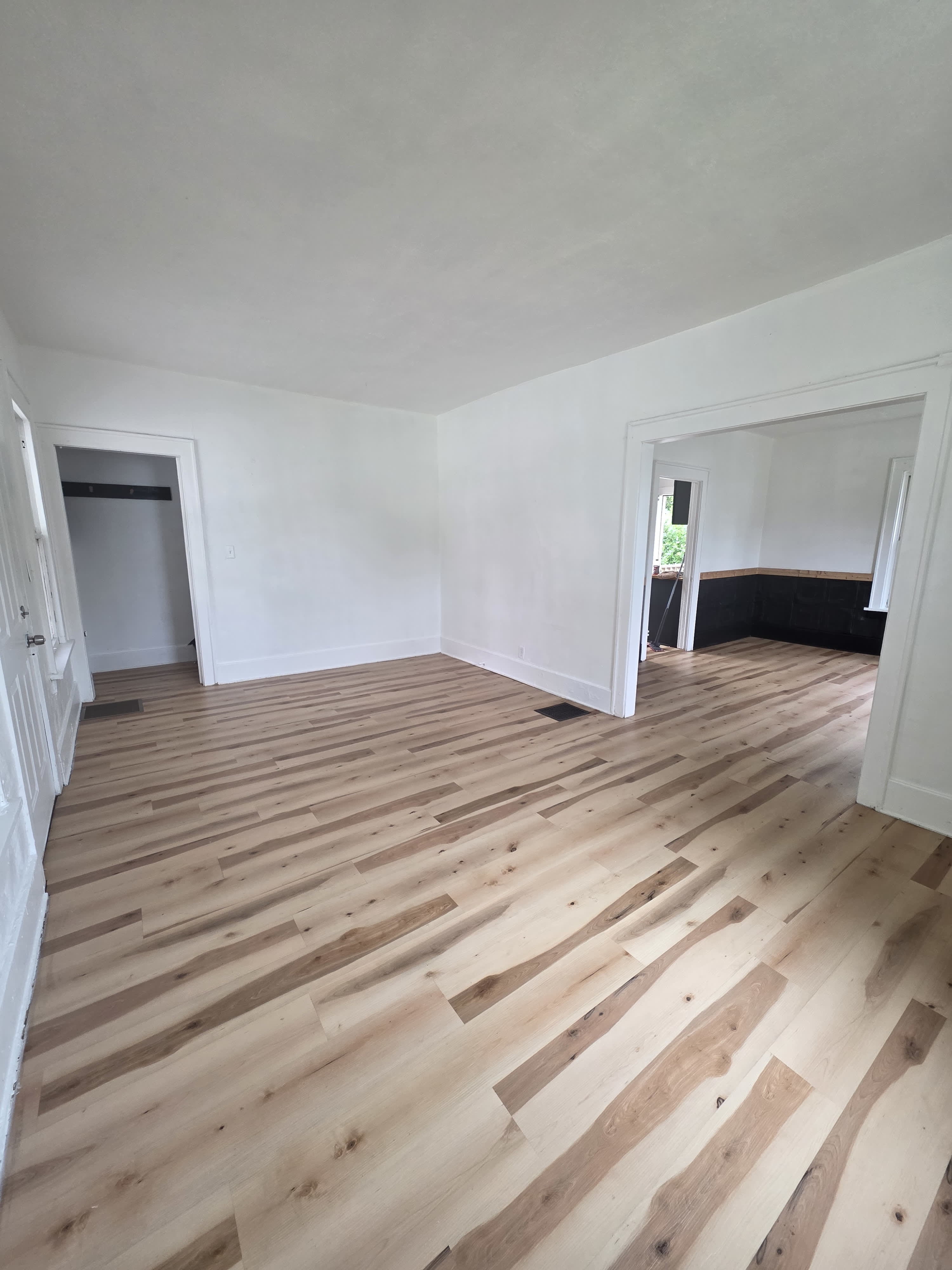 1063 W 12th St – photo 1