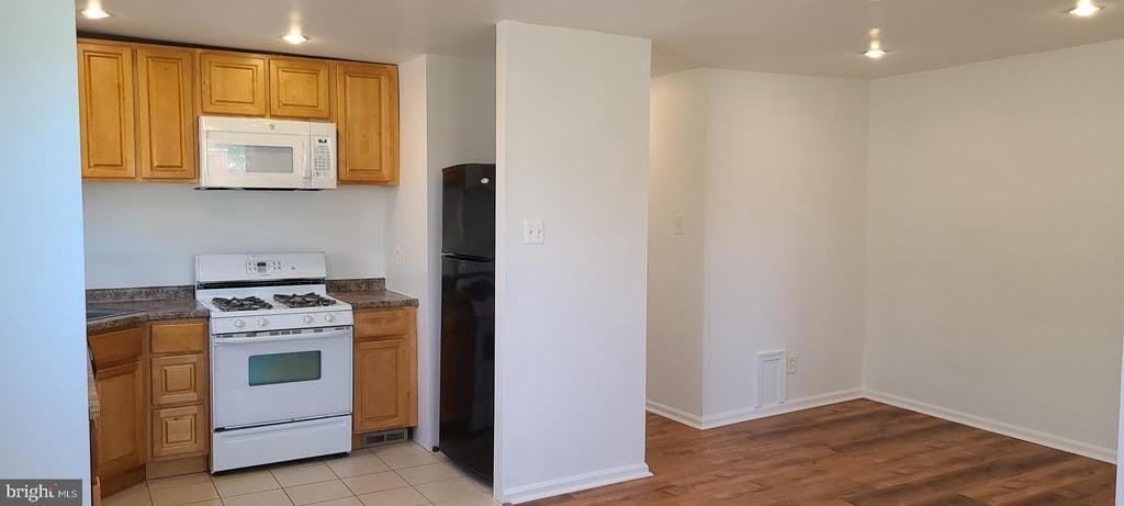 9403 LANSFORD STREET – photo 4