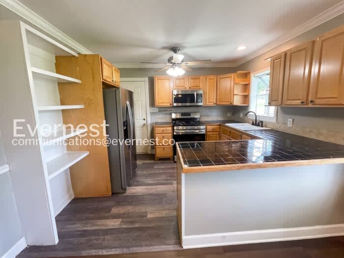 2249 Maplecrest Drive – photo 4