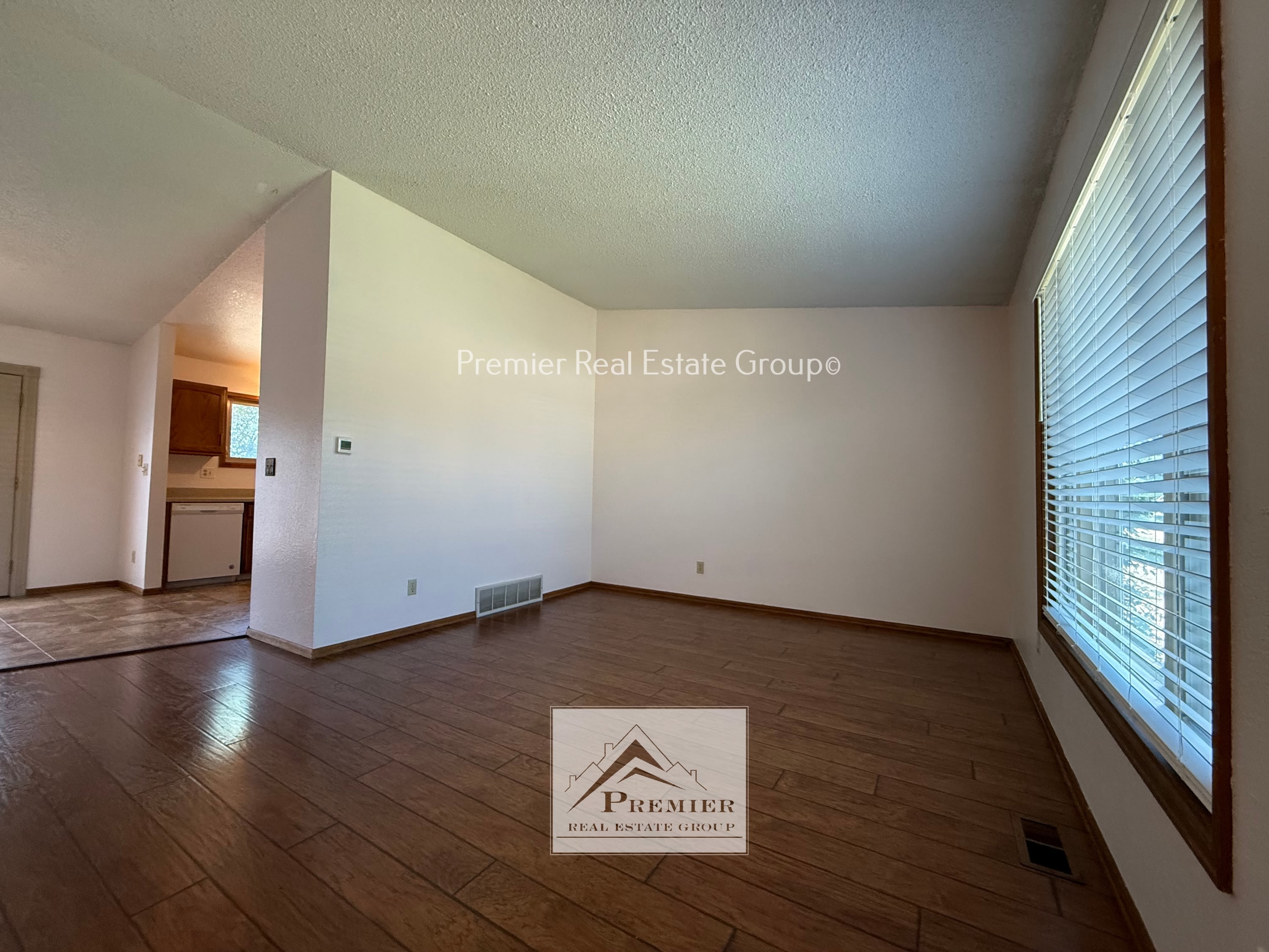 854 Daffodil Street – photo 4