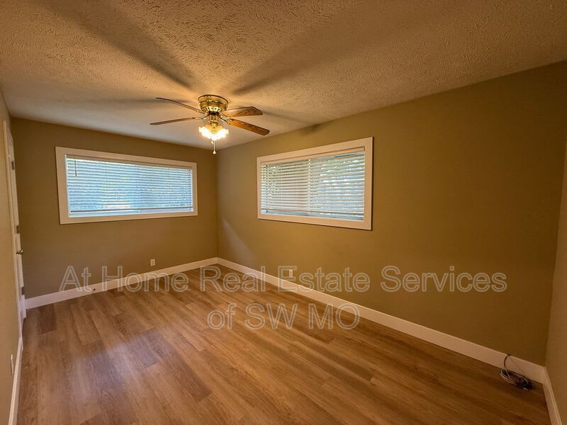 2744 E Monroe Terrace – photo 3