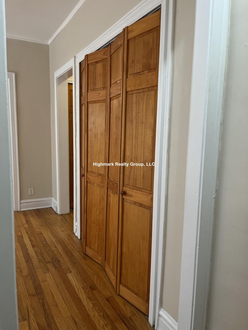 910 Reba Pl. – photo 2