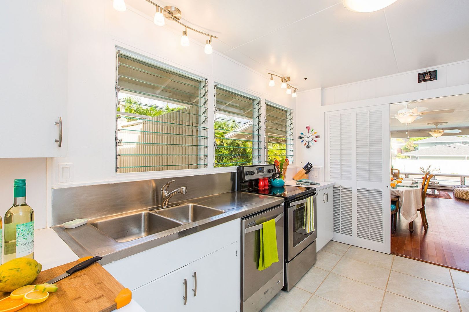 2bd/2ba Home w/Private Pool, Upscale decor, & Near Kahala Beach. Kahala Cottage – photo 5