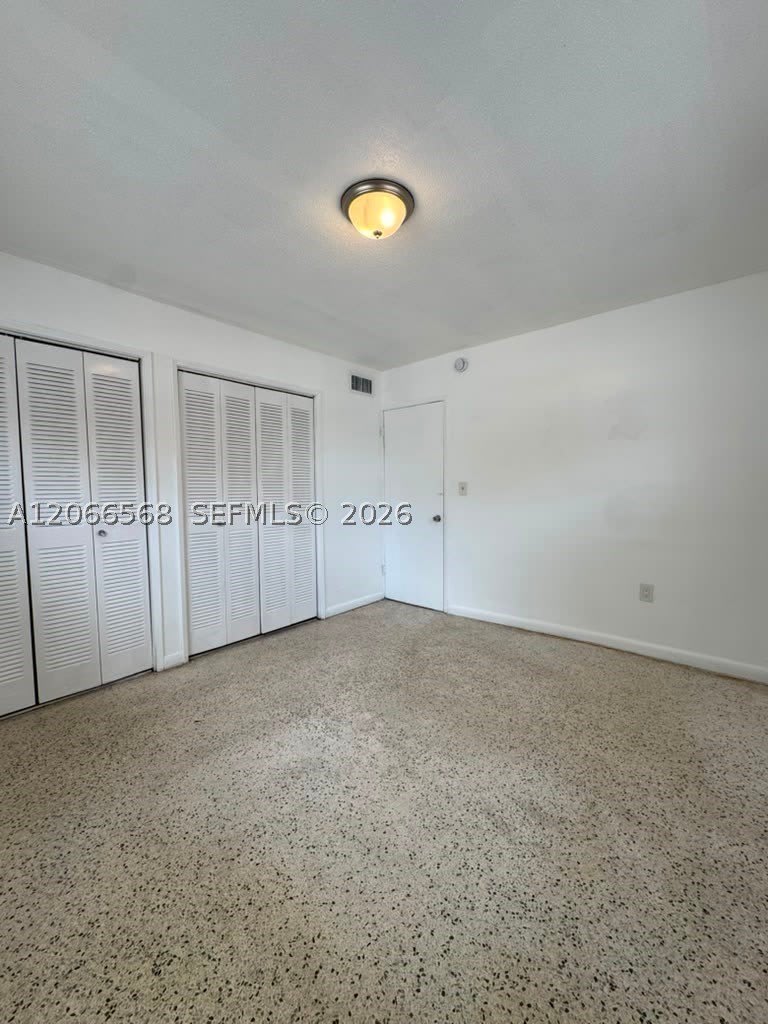 735 W 15th St – photo 3