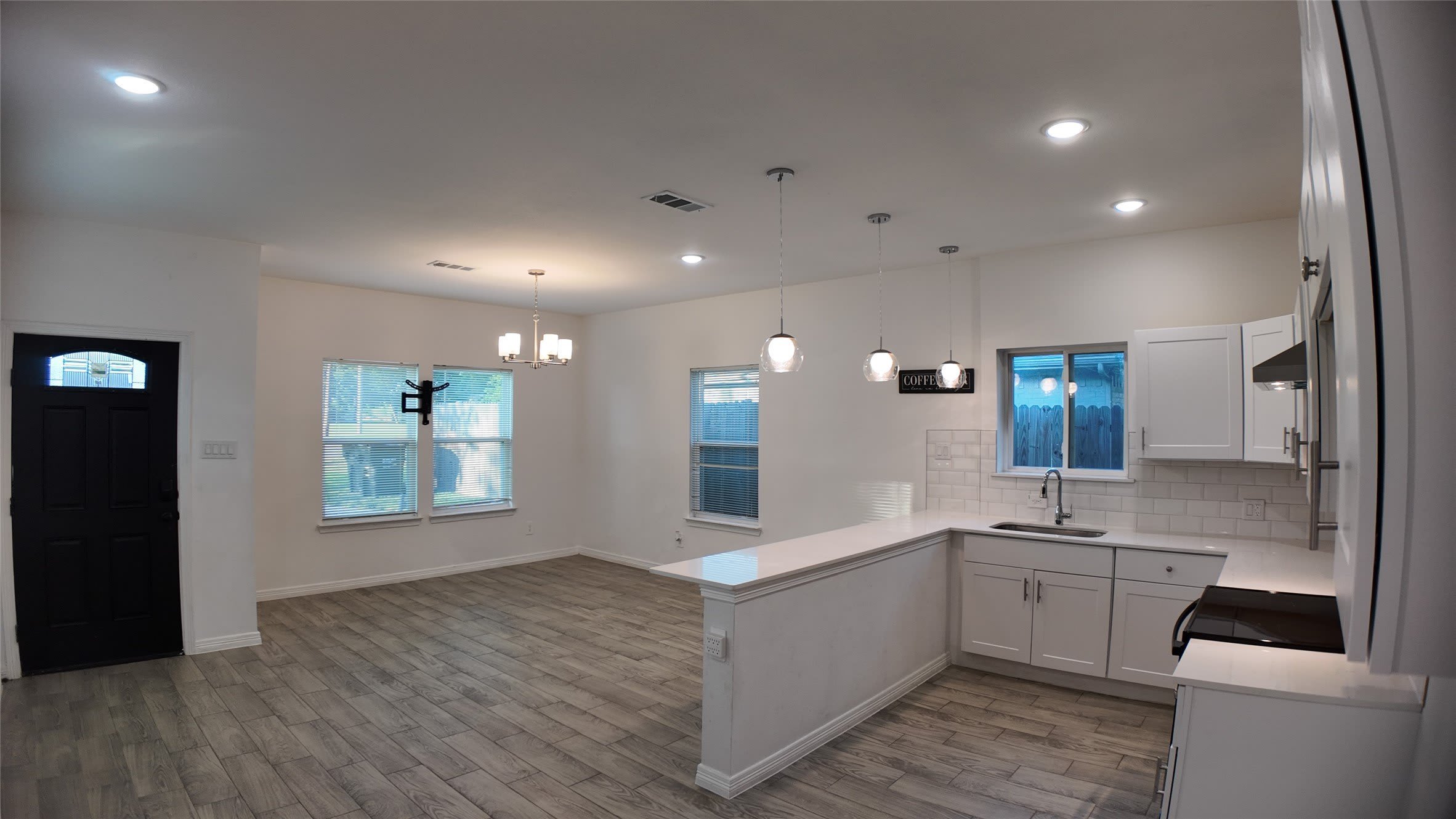 4709 Lee Street – photo 4