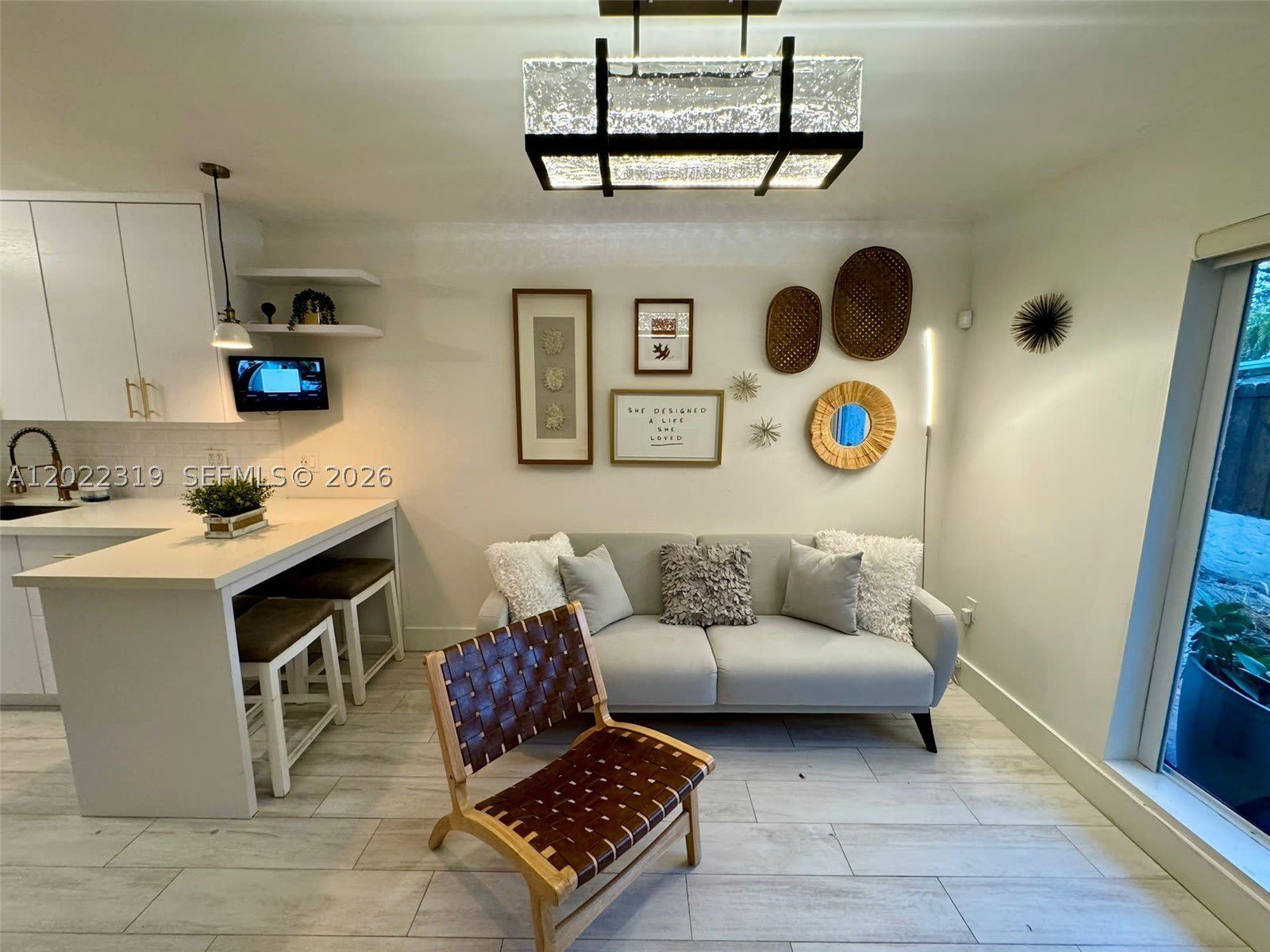 1121 SW 7th St – photo 2