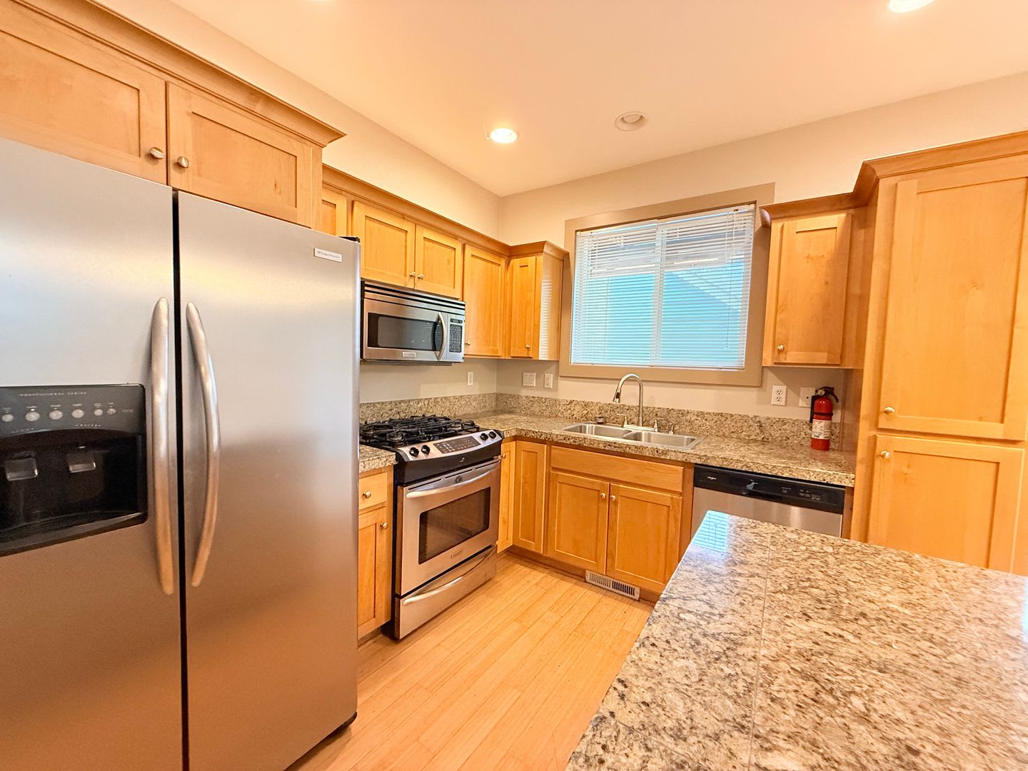 Spacious 3 Bedroom Townhome with Huge Bonus Room! – photo 5