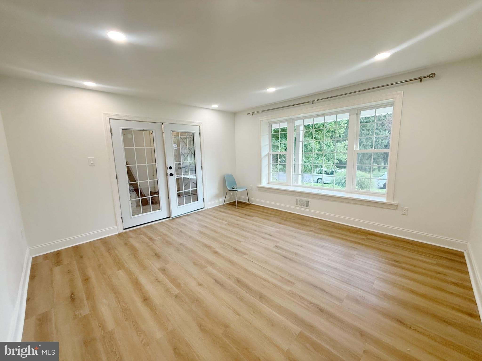 9398 PAULSKIRK Drive – photo 5