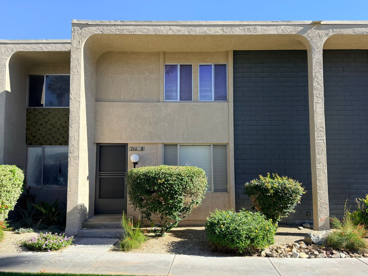 Spacious 3-Bedroom Condo in the Indian Canyon Gardens Community – photo 2