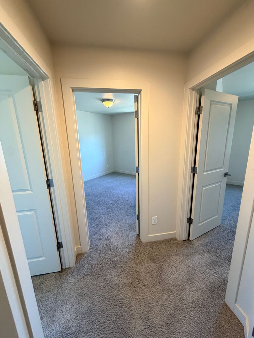 4 BEDROOM! Townhome in Bellemont! $2,900 – photo 5