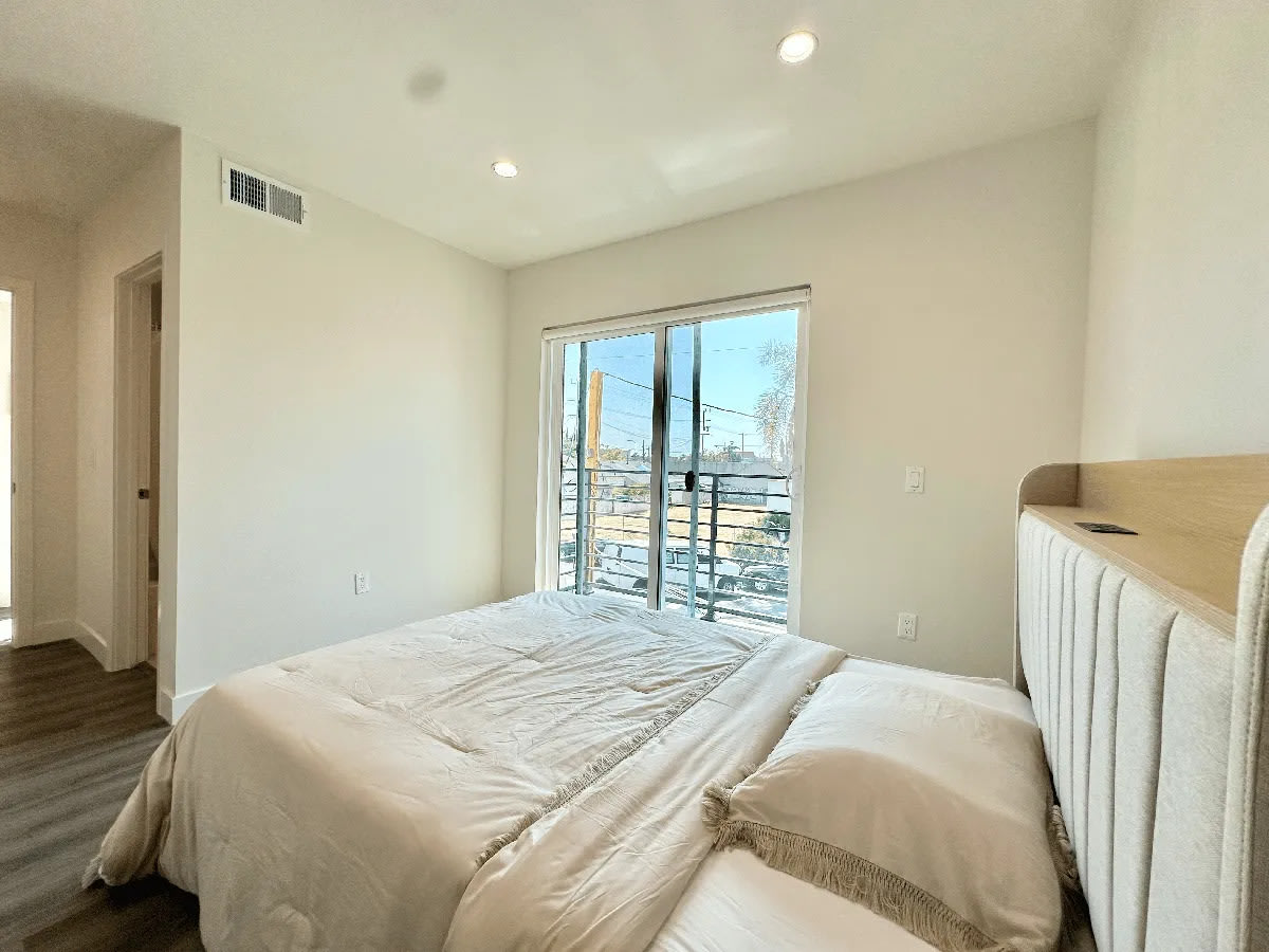 1312 1 2 Mariposa Avenue – photo 5