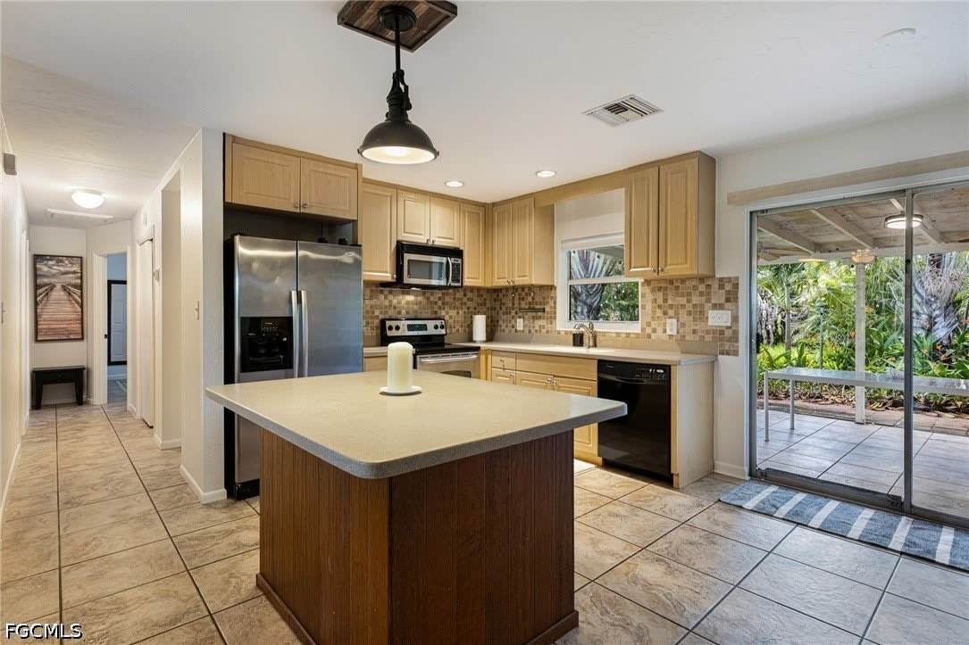 18597 Marco Boulevard – photo 2
