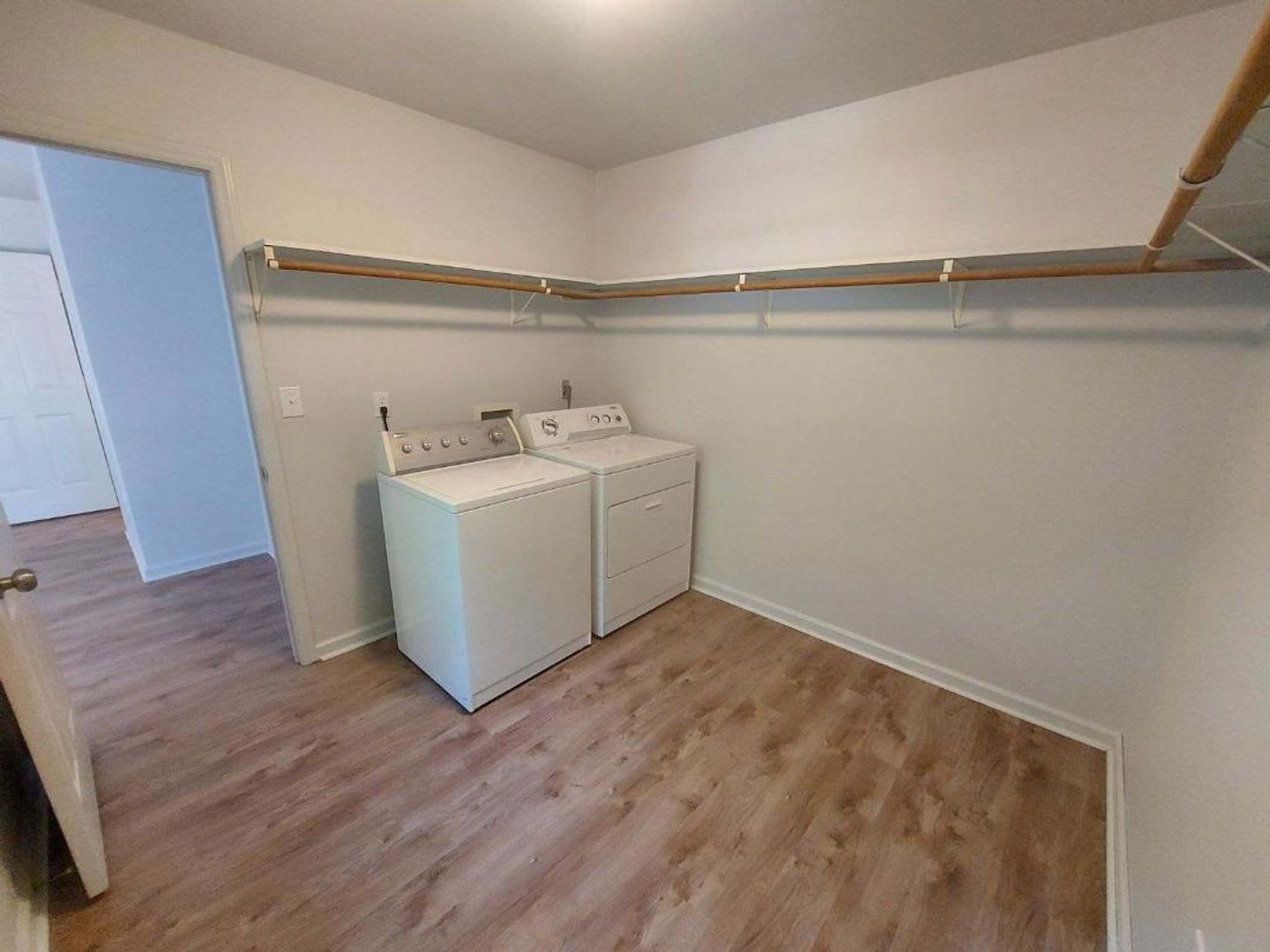 Beautiful Roanoke 2 Bed 2 Bath Duplex – photo 4