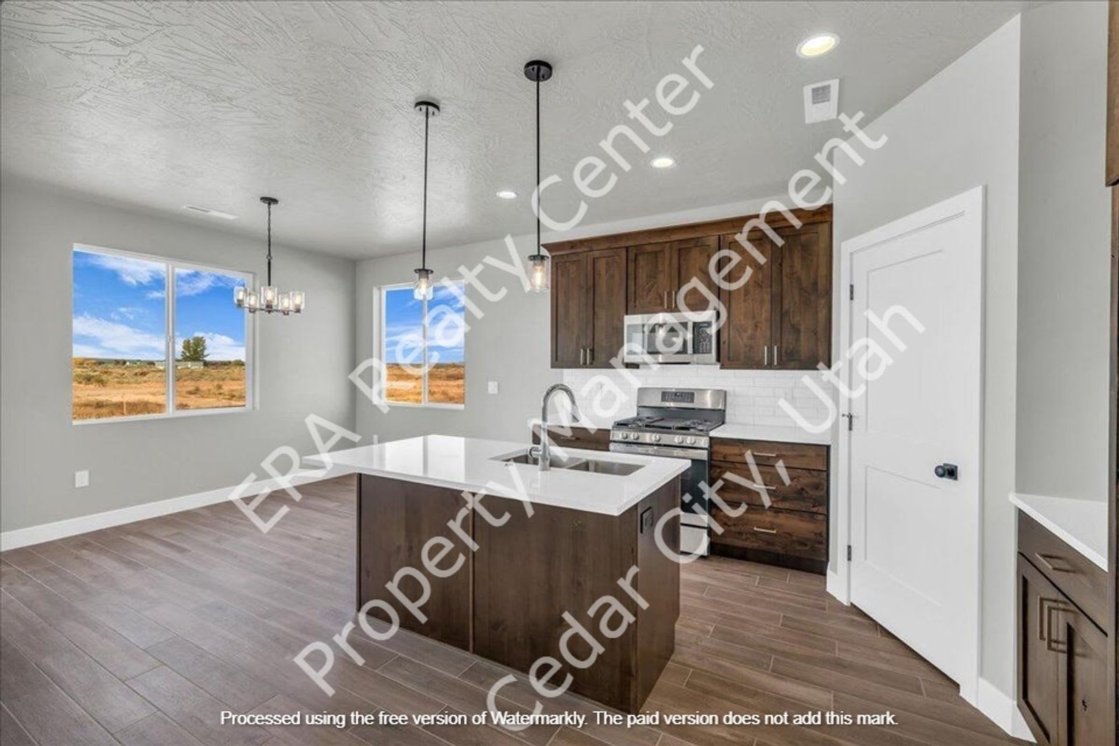 Move-In Discount!!! Newer Construction 3 bedroom- 2 bath Single Family Home – photo 4