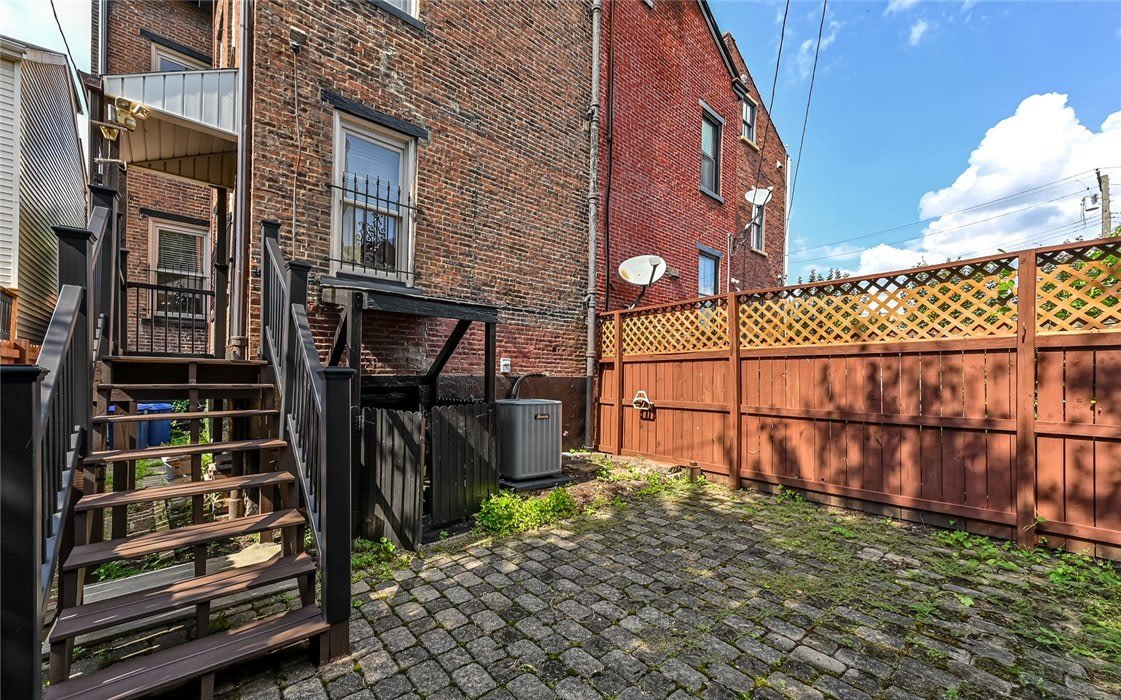 617 Avery St – photo 3