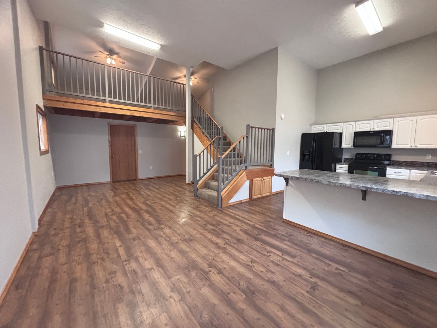 Update 2 Bedroom Home with ALL Utilities Included! – photo 1