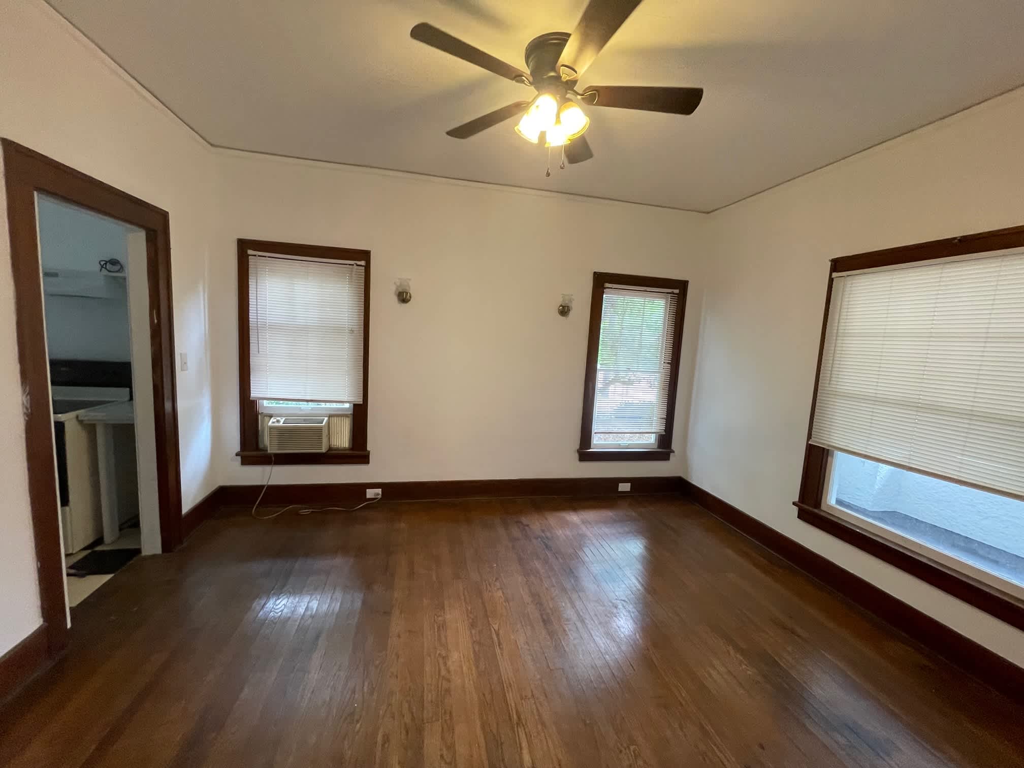 2635 West University Avenue – photo 5
