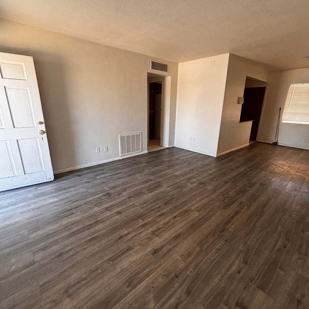 4 Bedroom rental home in Tempe! – photo 2