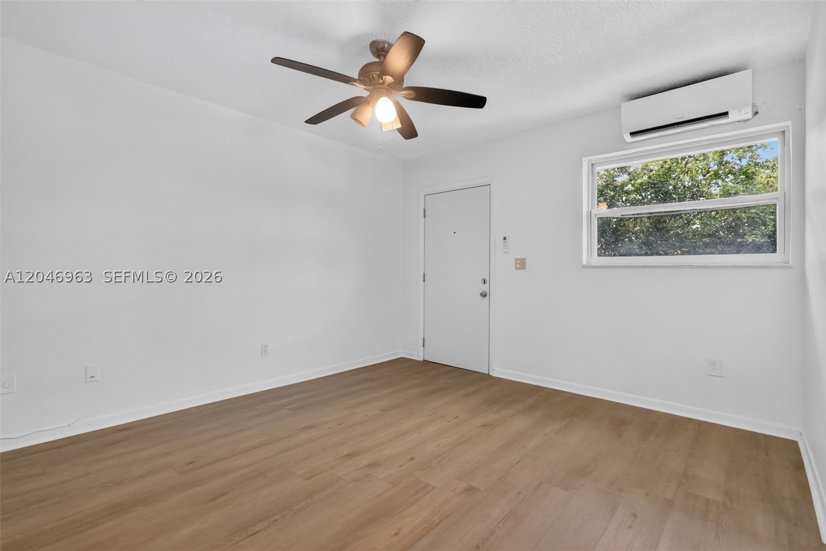 458 SW 9th St – photo 4
