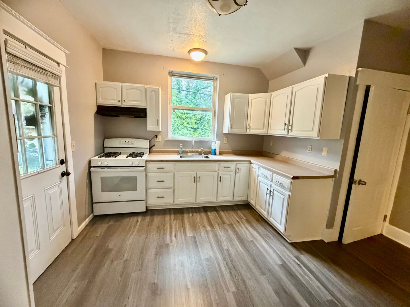 Spacious 3-Bedroom, 2-Bath Home with Large Deck & Off-Street Parking – photo 3