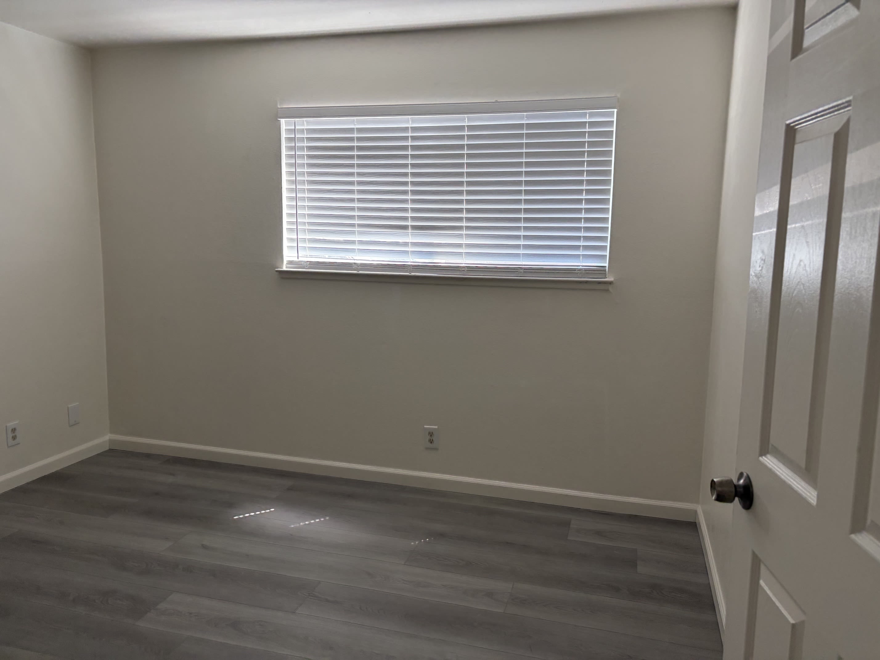 2208 Roselake Ave – photo 5