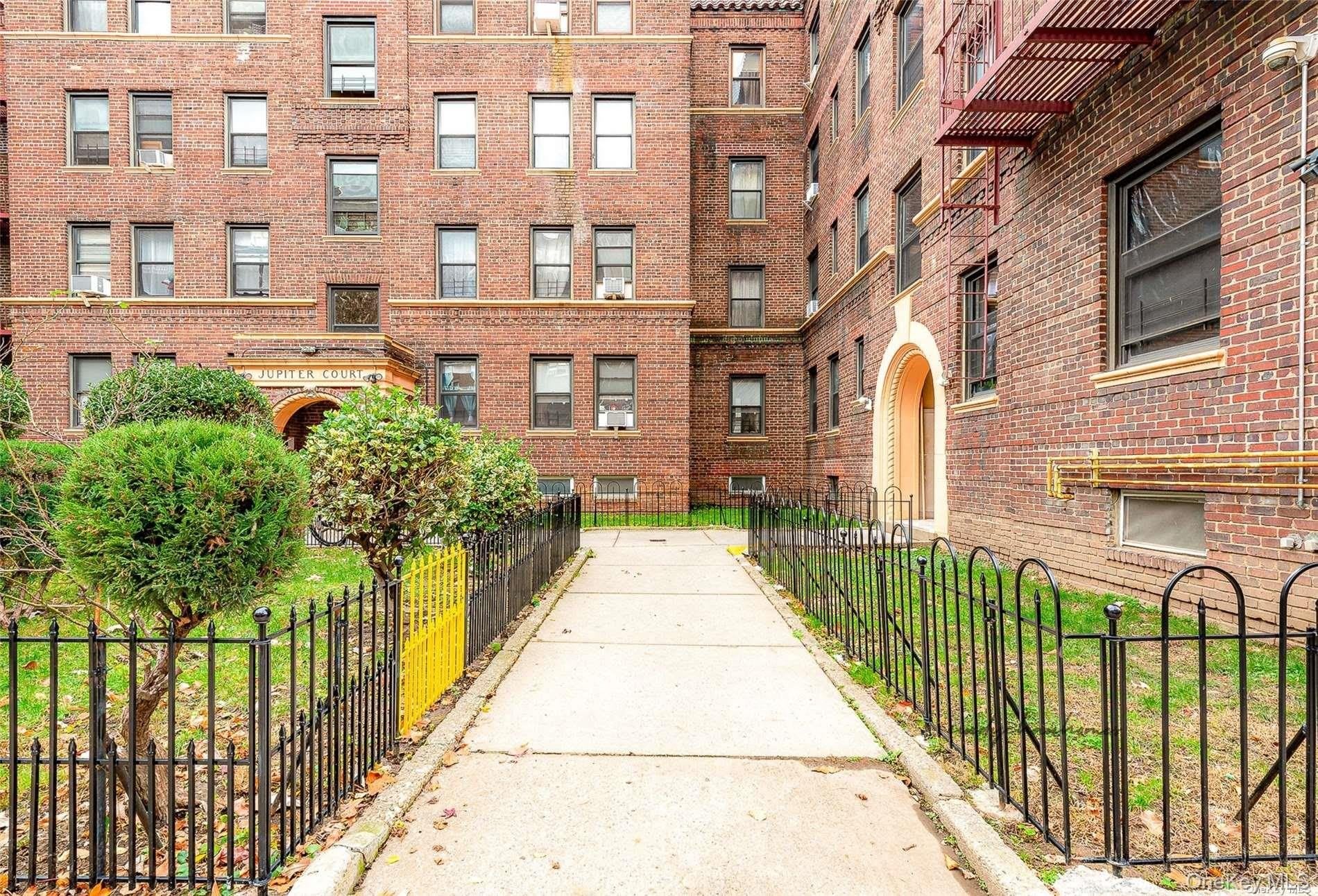 62 64 Saunders Street – photo 1