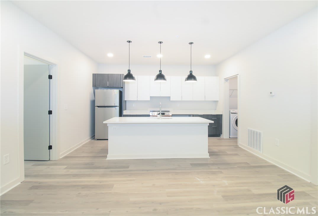 240 Martha Drive – photo 4