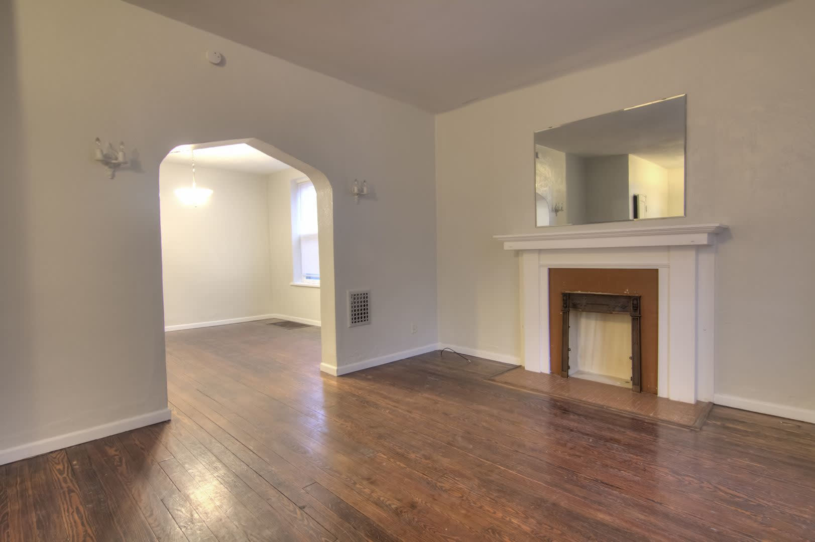 Great Updated 2 Bedroom 1 Bath Unit With Great Layout Only Available For Move In October 10Th – photo 2
