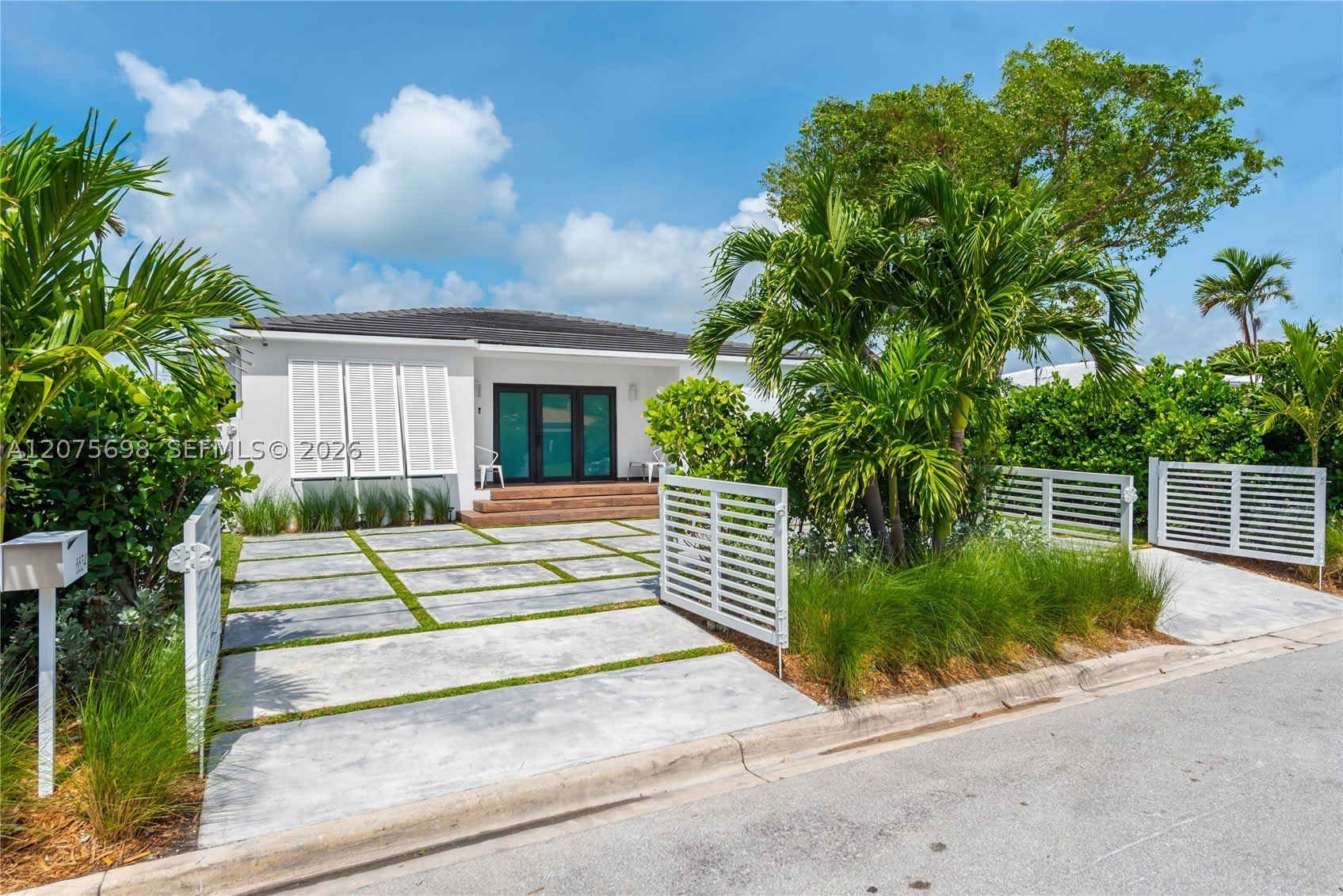 8834 Abbott Ave – photo 2