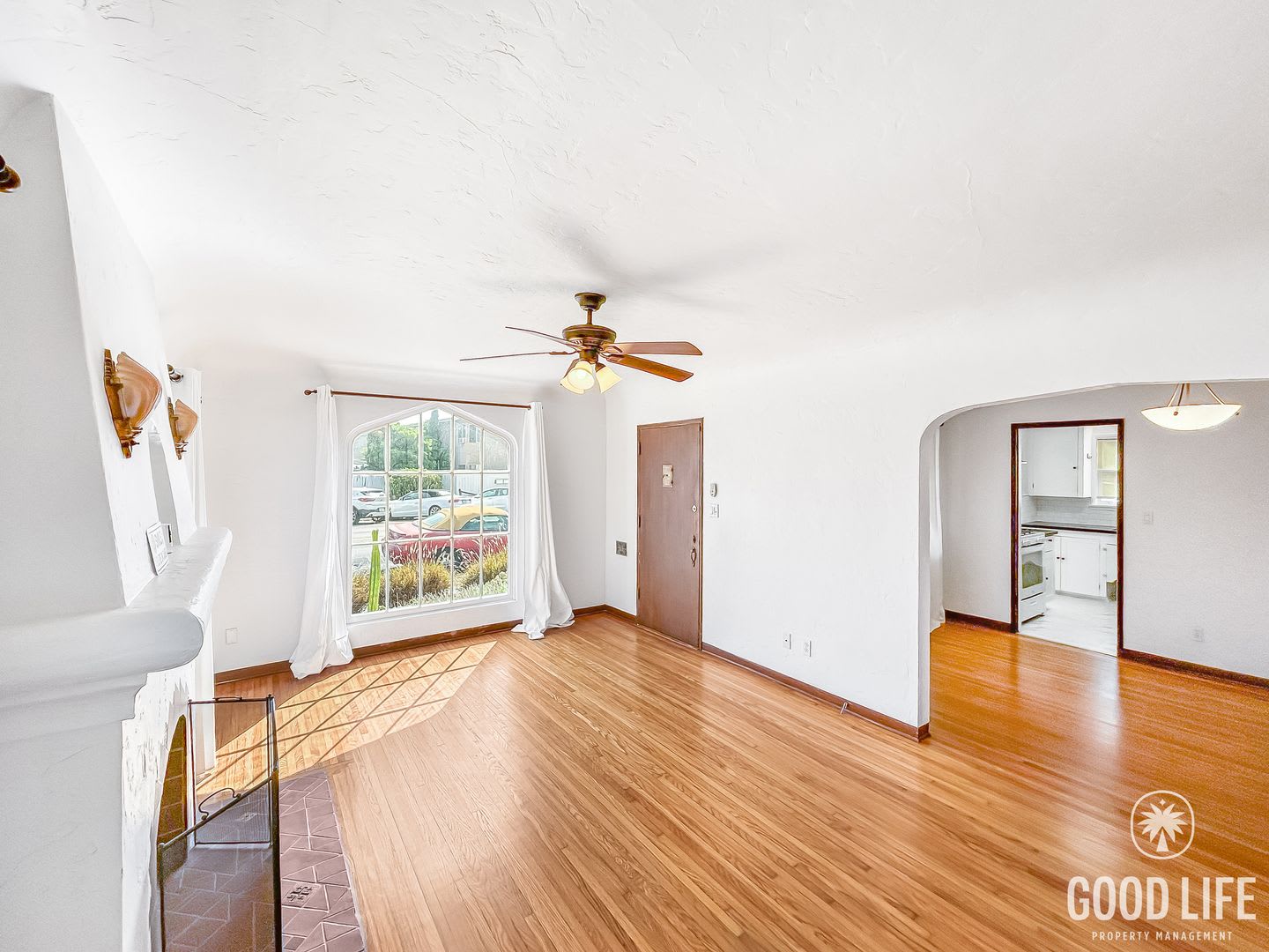 Beautiful 2B 1BA Home in University Heights w/ Washer Dryer! – photo 2