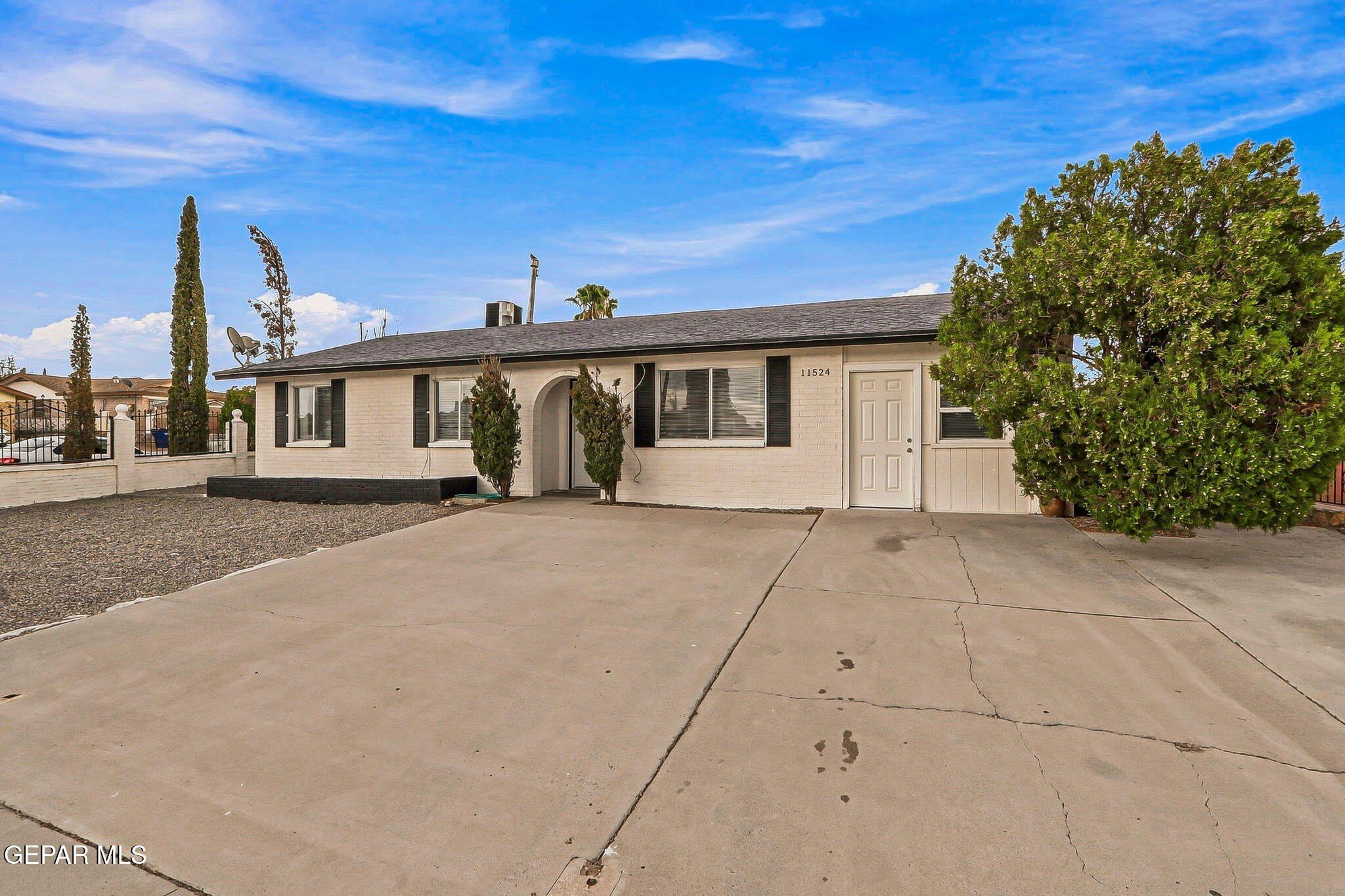 11524 MEADOWBROOK Drive – photo 3