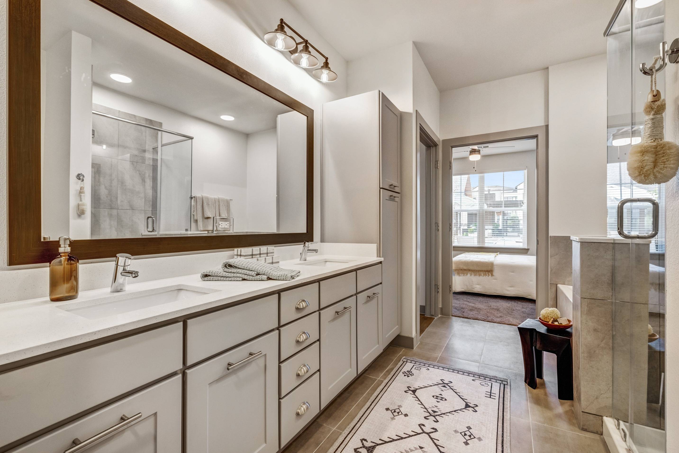 Laurel Apartments – photo 1