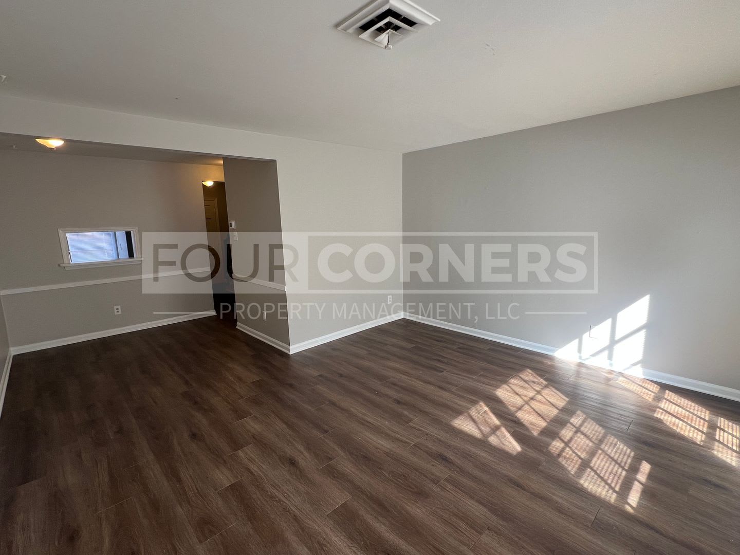 Spacious 2 Bedroom 1.5 Bath Townhome – photo 5
