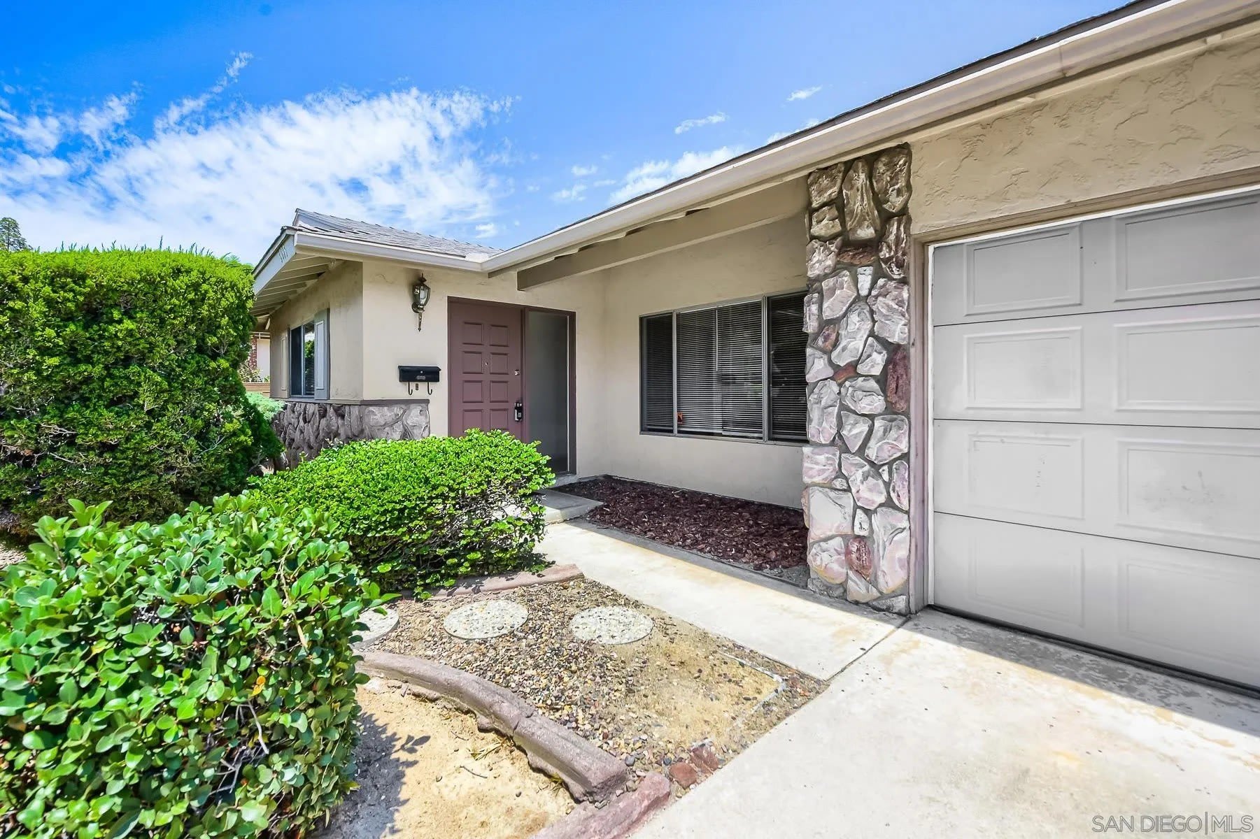 6095 Agee St – photo 2