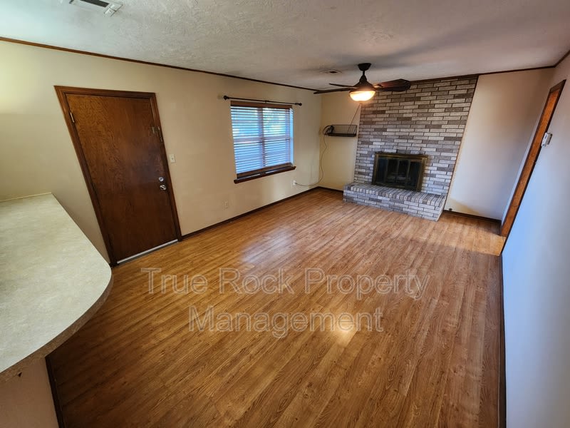 329 South Morrison Drive – photo 5