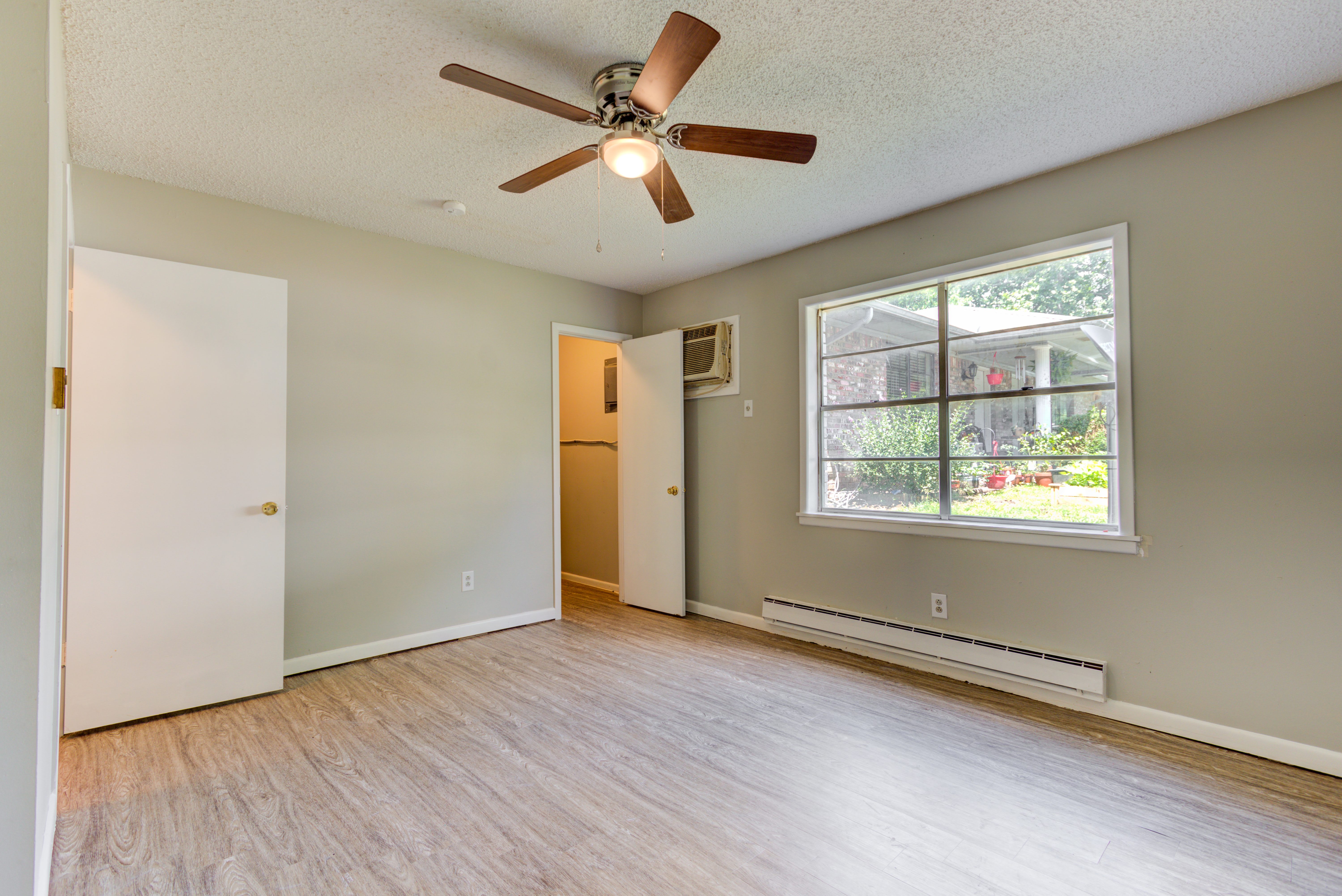 Luxurious Comfort Fully Furnished 3 Bed 2 Bath Brick Home In Fort Smith – photo 3