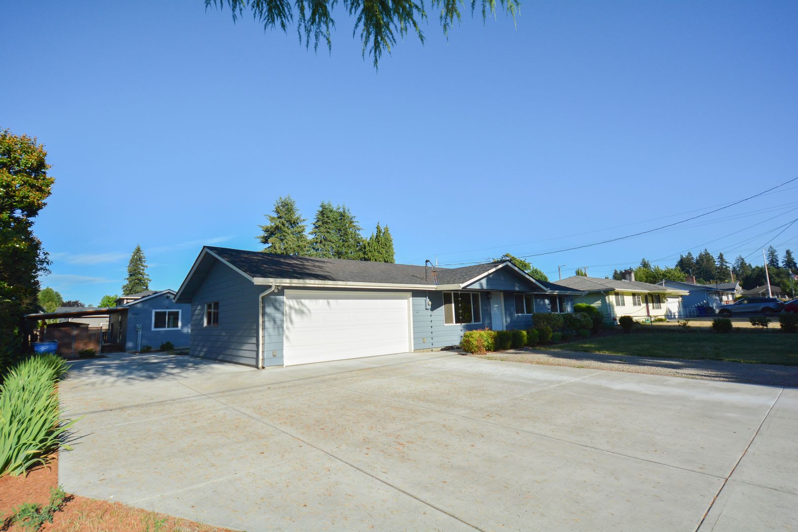 Spacious Multi-Generational Rental Opportunity – 3 Bed, 2 Bath Home + Detached ADU – photo 2