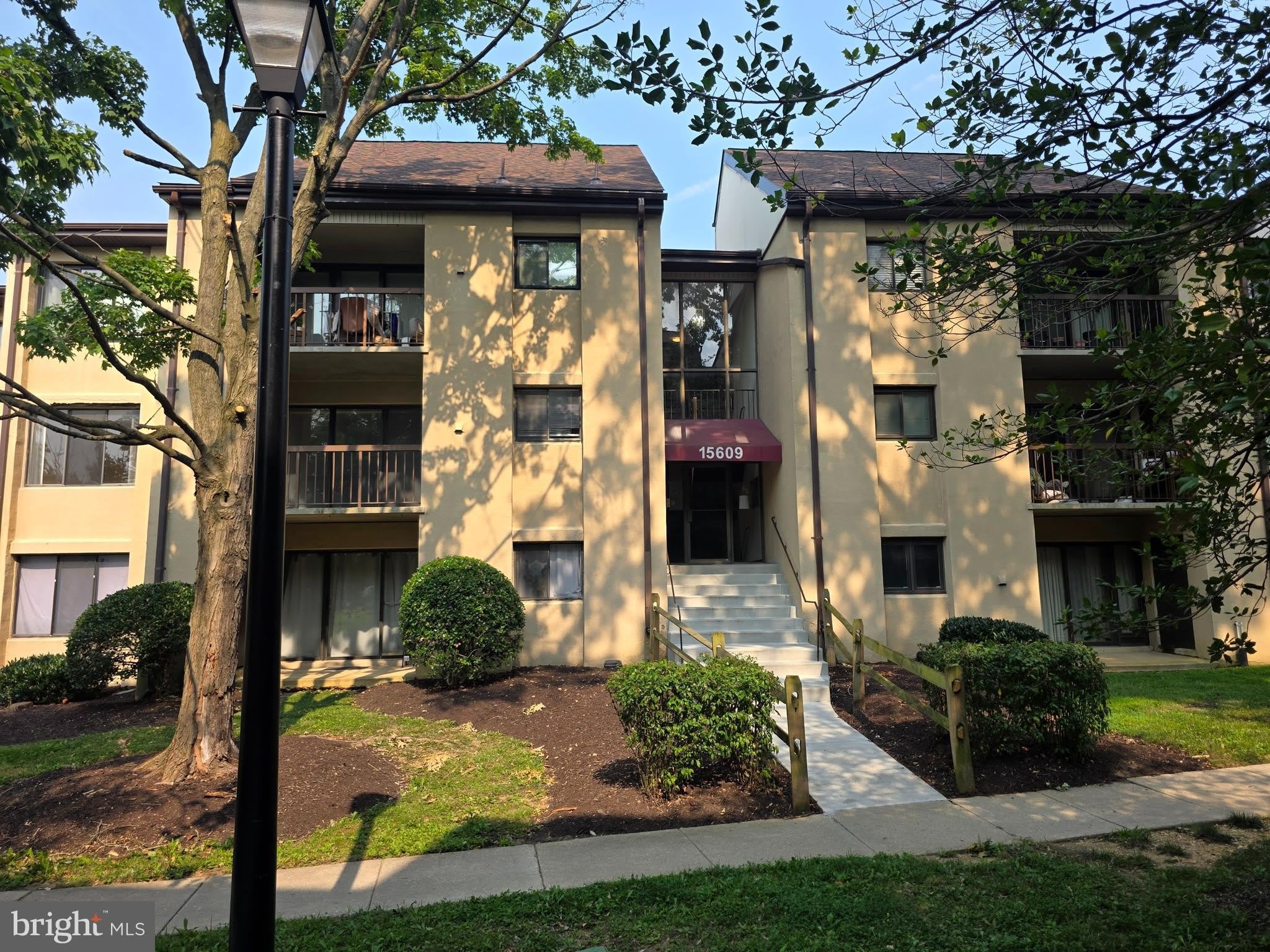 15609 DORSET Road – photo 2
