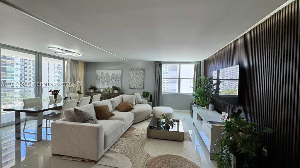 5750 Collins Ave – photo 2