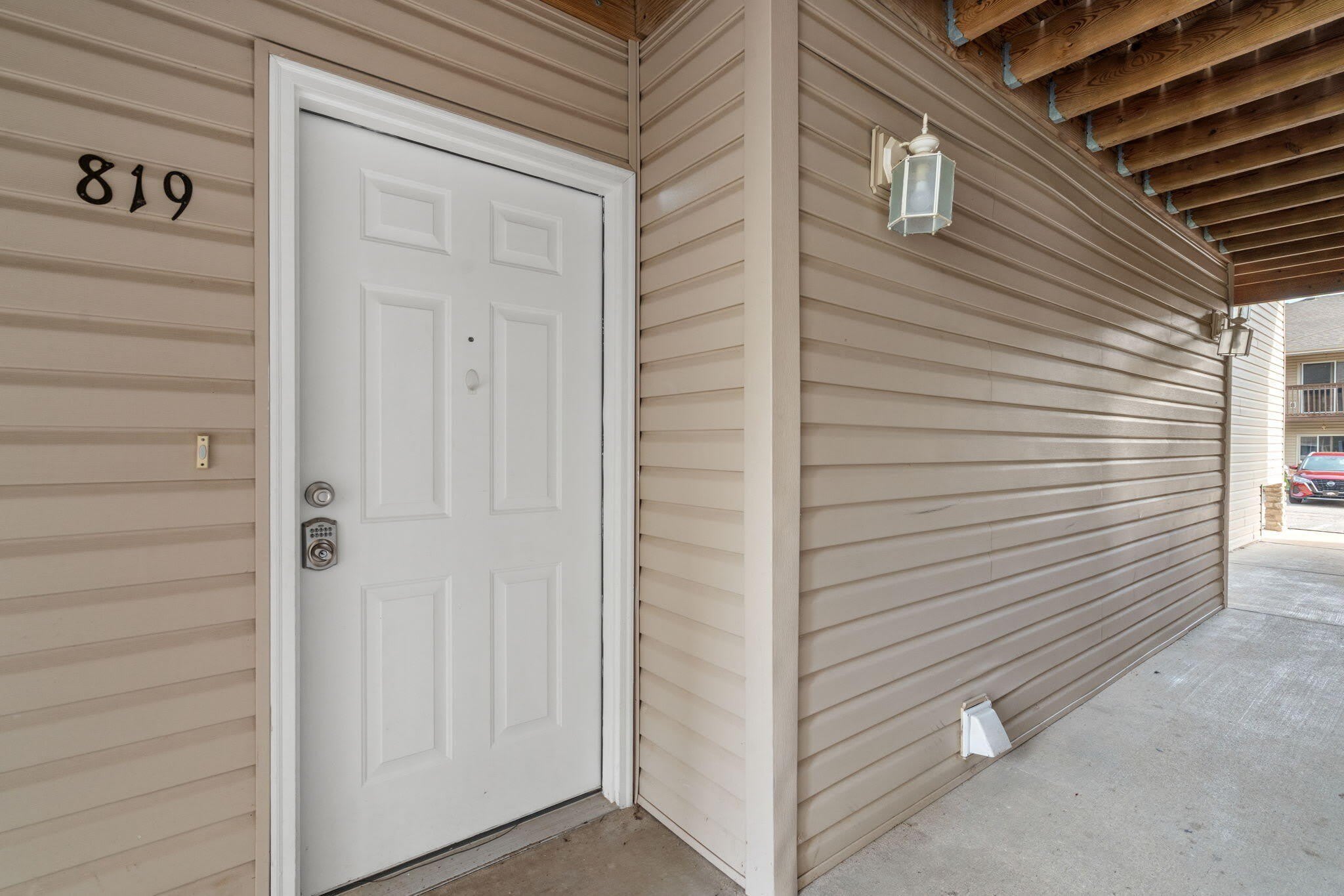 819 W Warren Avenue – photo 2