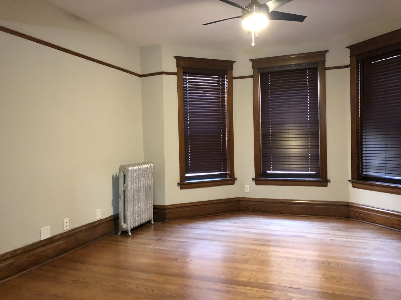 1544 North La Salle Drive – photo 4