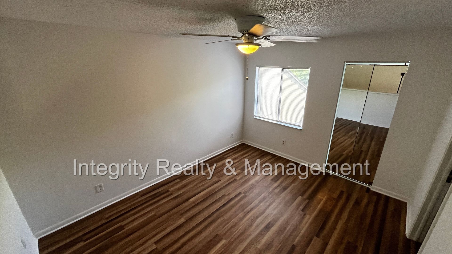 Cozy 2 Bed 2 Bath Townhome In The Heart Of Jacksonville – photo 5