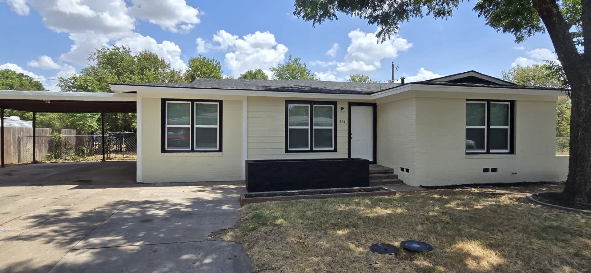301 Skelly Dr – photo 1