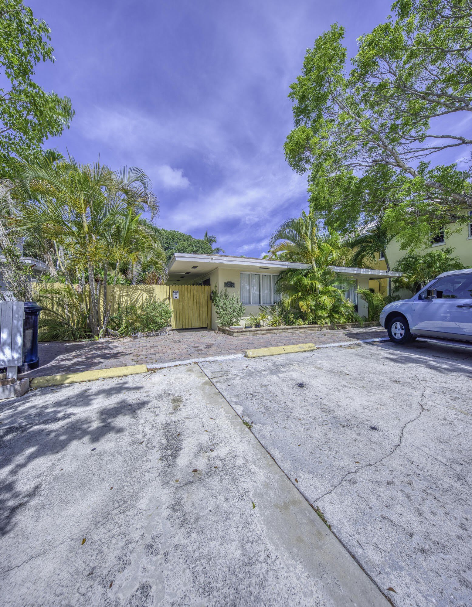305 S Federal Highway – photo 2