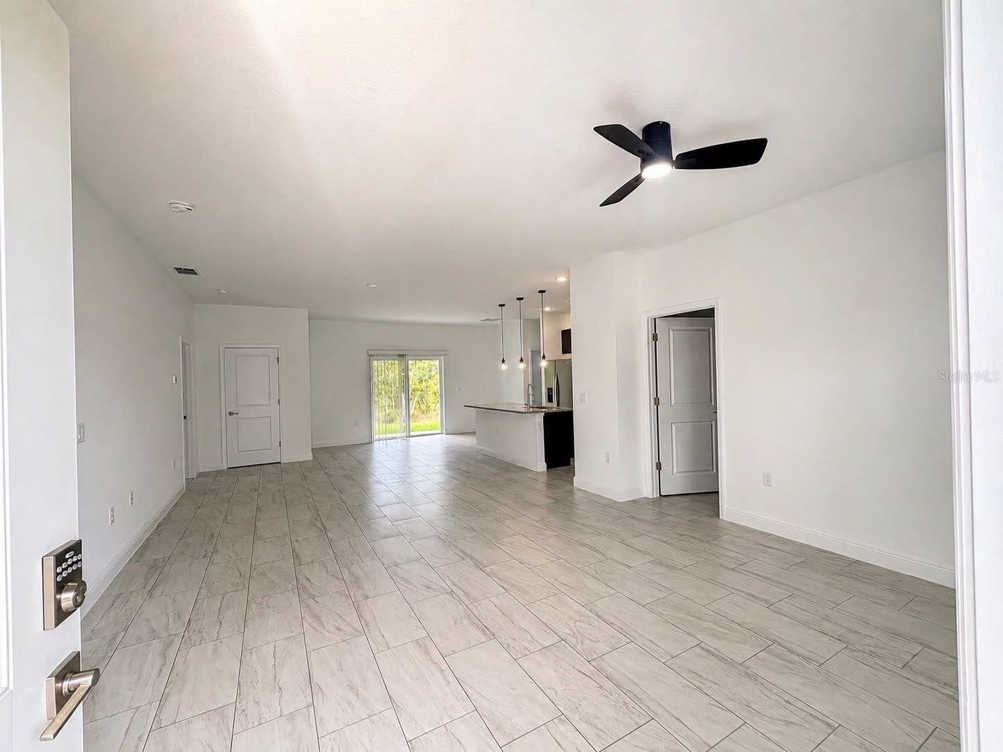 2741 W RUTLAND Drive – photo 3