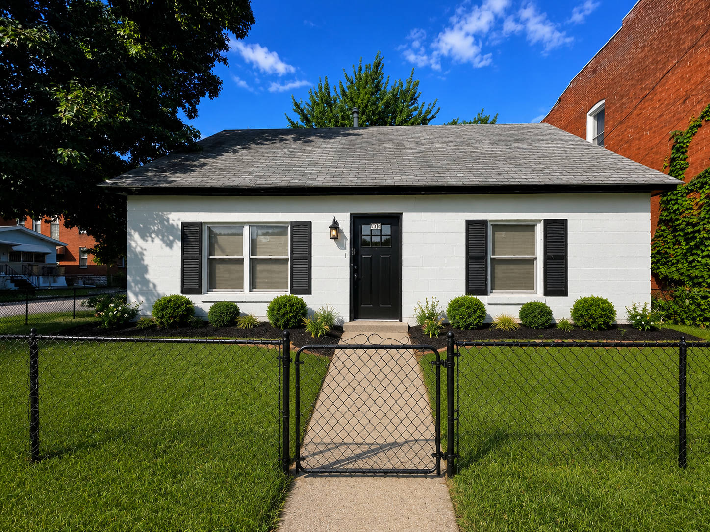 400 W Courtois St – photo 1