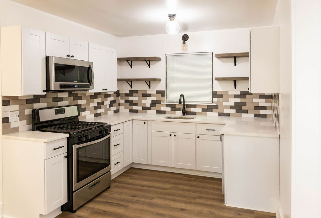 2321 Laverne Avenue – photo 4