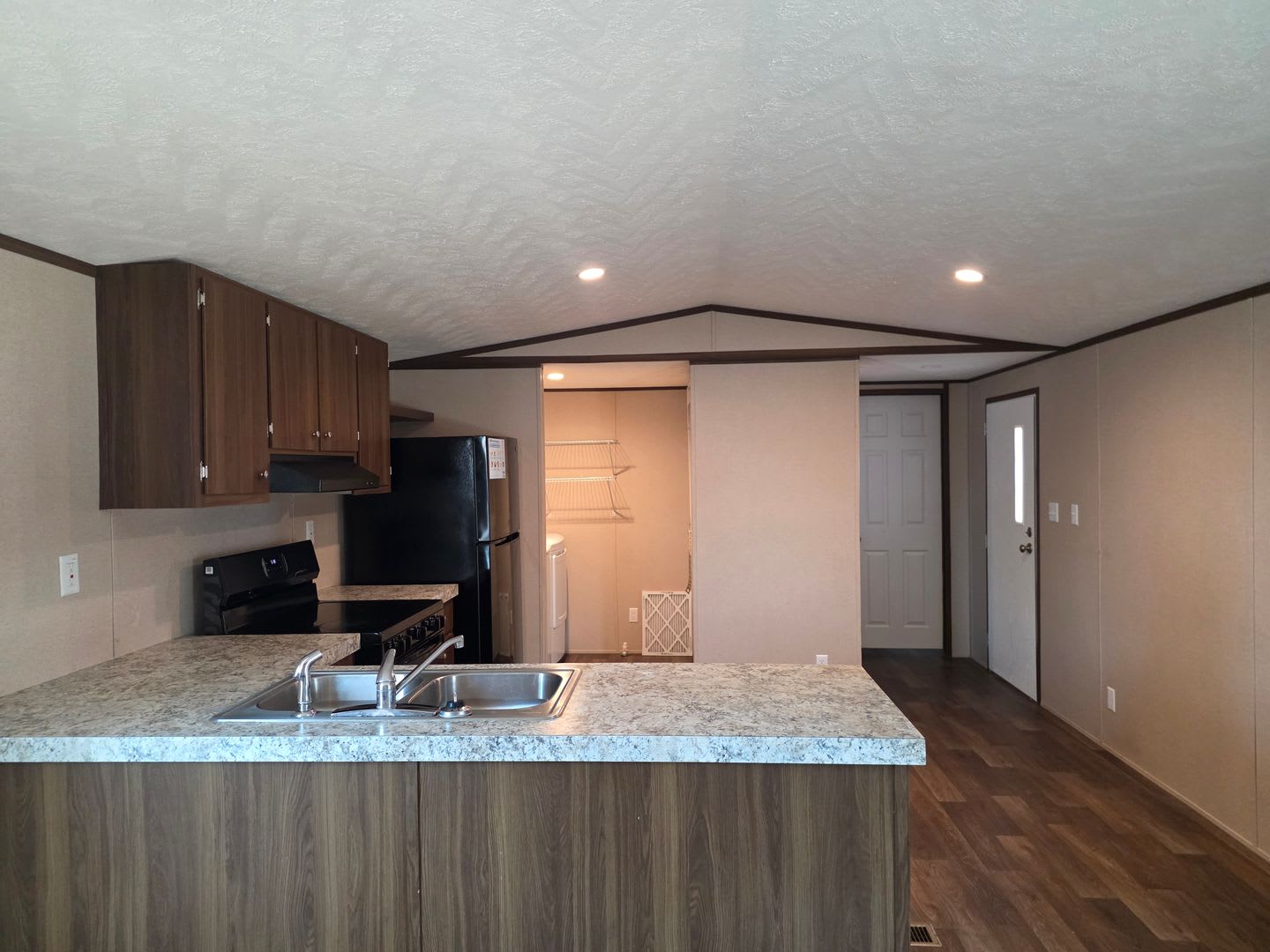 Like New 2024 3-Bedroom Home with Energy-Saving Features! – photo 5